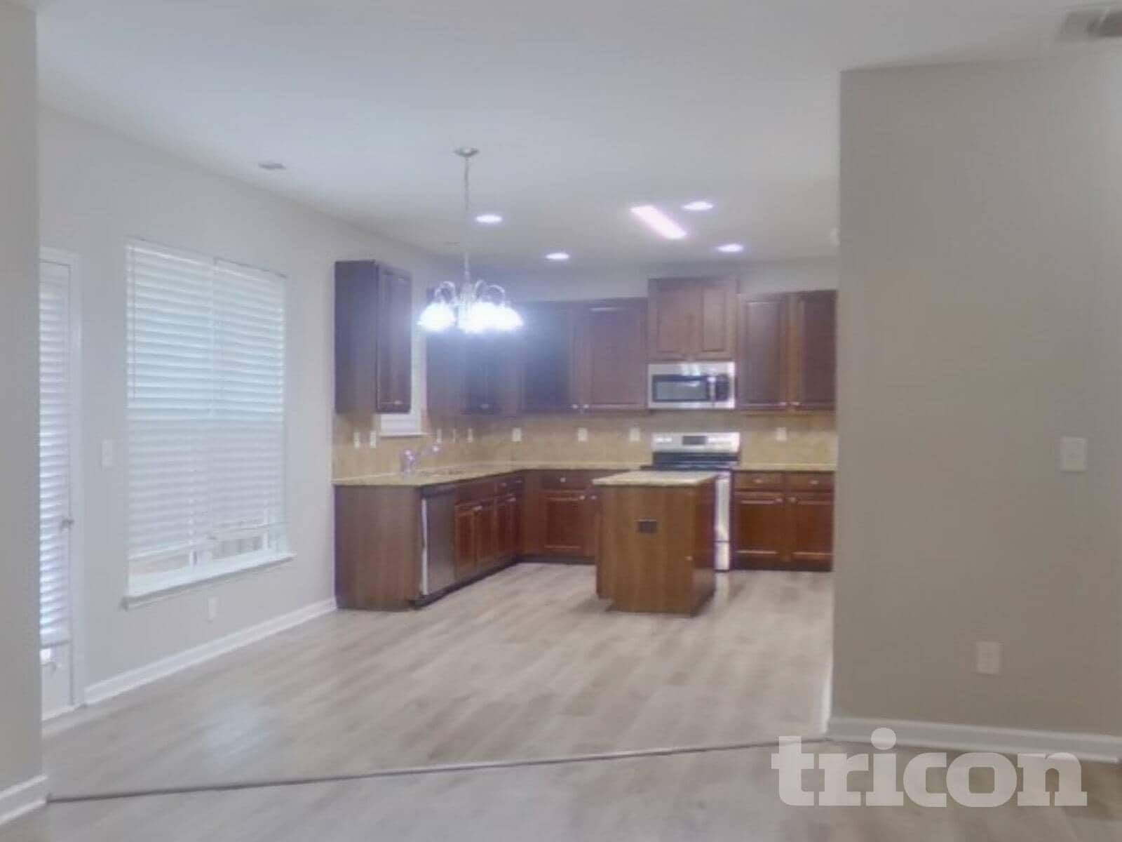 Building Photo - 4270 Sir Dixon Dr