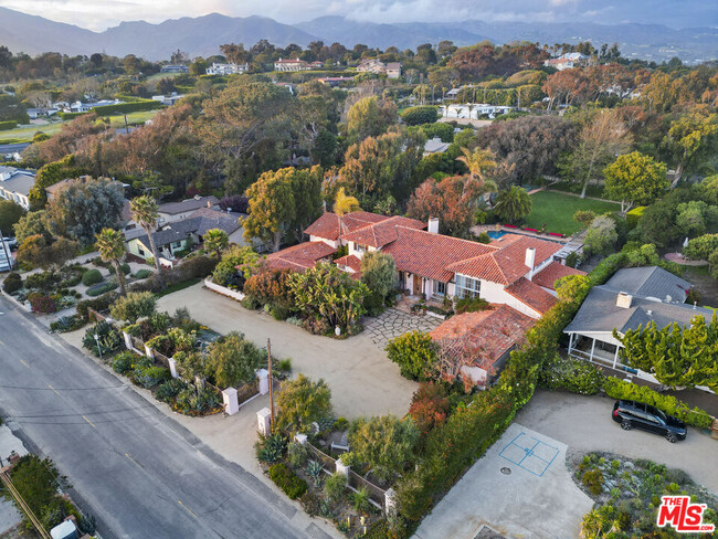 Building Photo - 7332 Birdview Ave