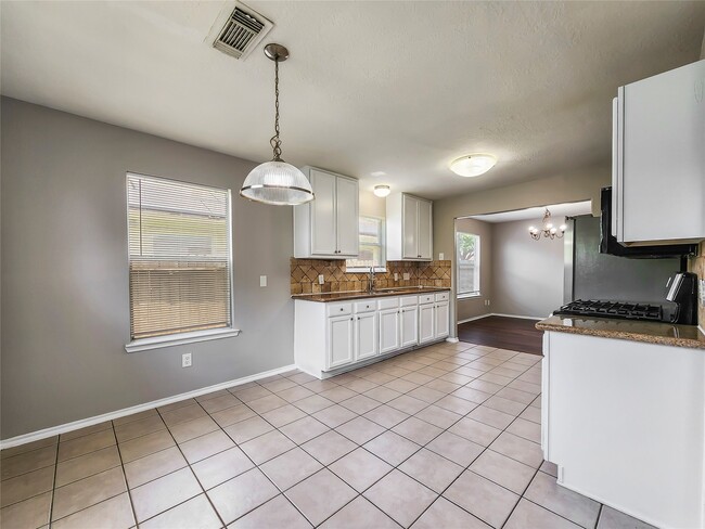 Building Photo - 14007 Marners Ct