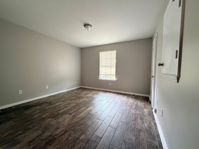 Building Photo - 8702 White Rock Ln