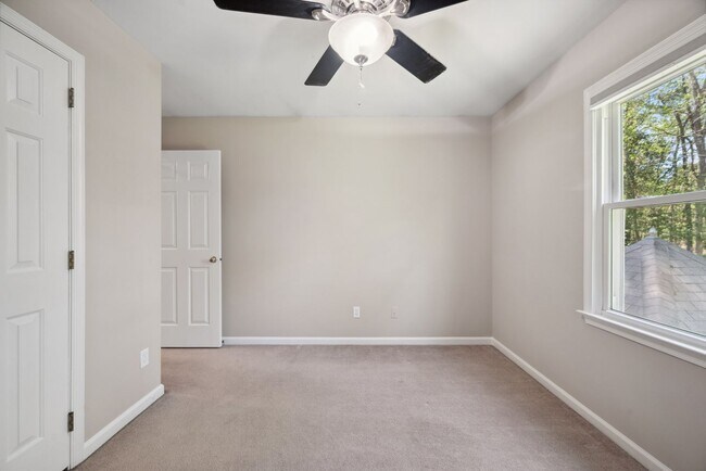 Building Photo - 304 Lynn's Way Yorktown VA 23962: Freshly Painted Updated Photos Coming !