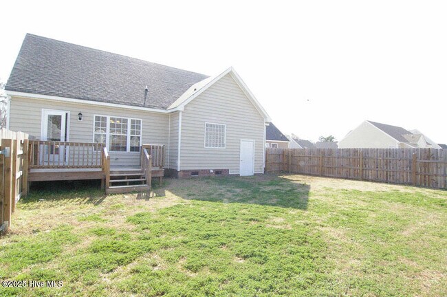 Building Photo - 1000 Sebring Dr