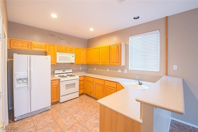 Building Photo - 7270 Bird Cherry St