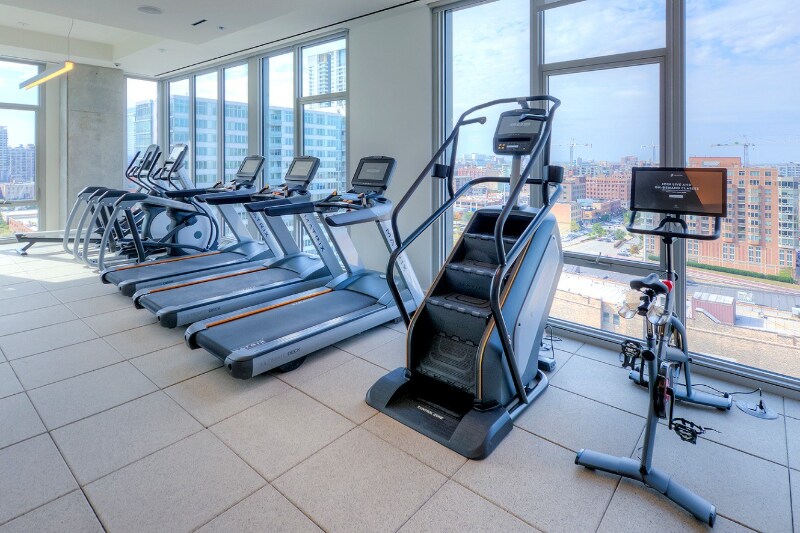 Building Photo - 171 N Desplaines St