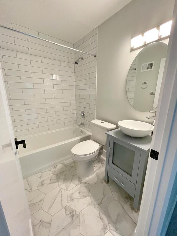 Building Photo - 7591 Amherst Ave