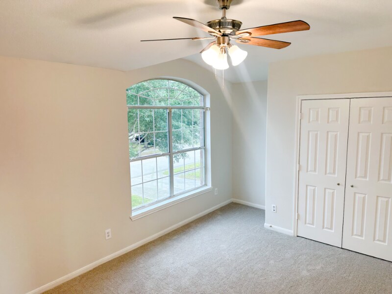 Building Photo - 4027 Falvel Cove Dr