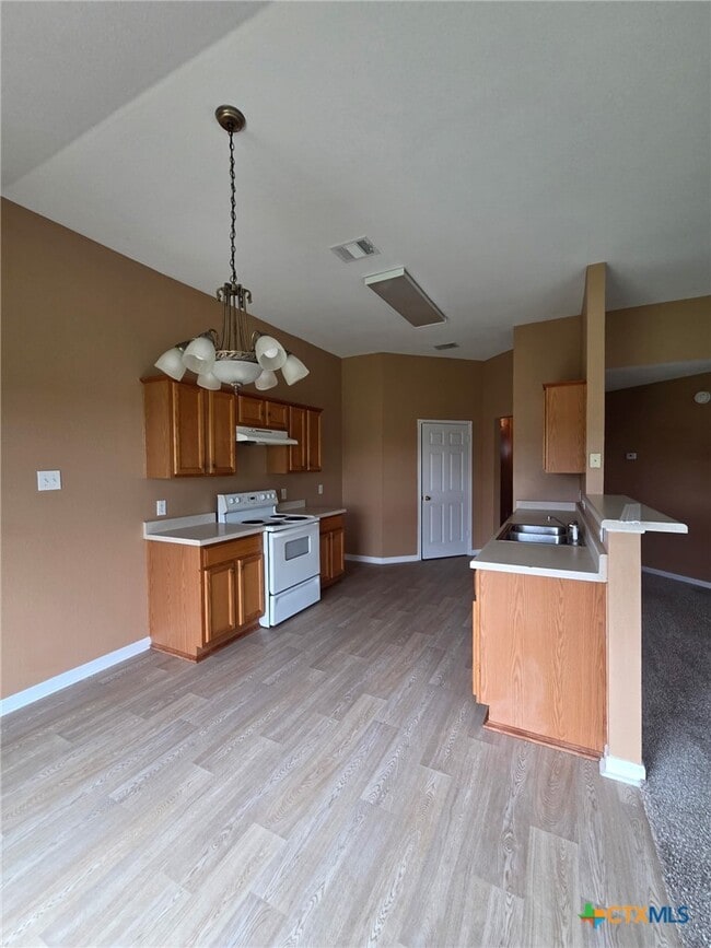 Building Photo - 1120 Ascot St