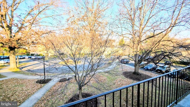 Building Photo - 10636 Montrose Ave