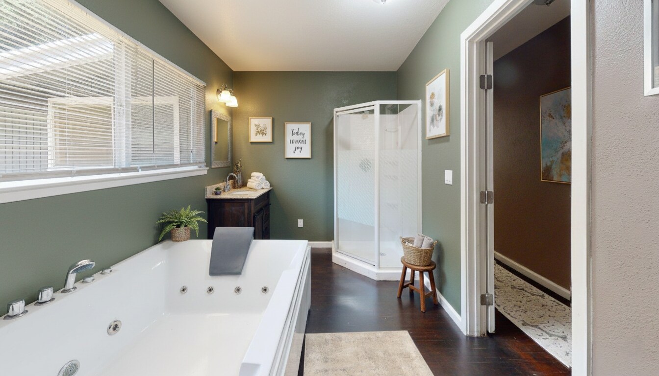 Building Photo - 15395 Lake Arthur Rd