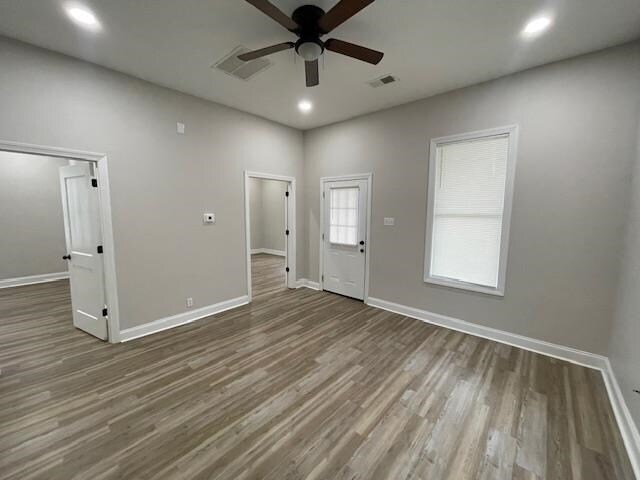 Building Photo - 1045 Ayers St