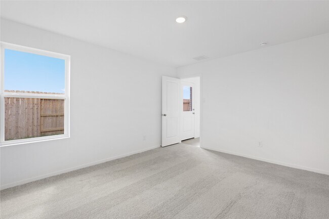 Building Photo - 16854 Great Highlands Dr