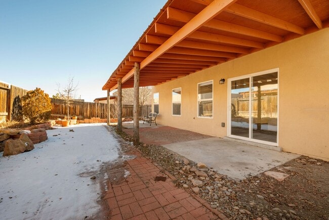 Building Photo - Move-In Ready Beauty Available Now!