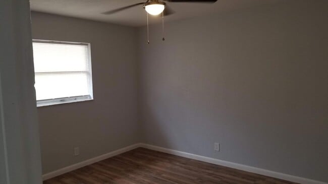 Building Photo - 743 S Swinton Ave