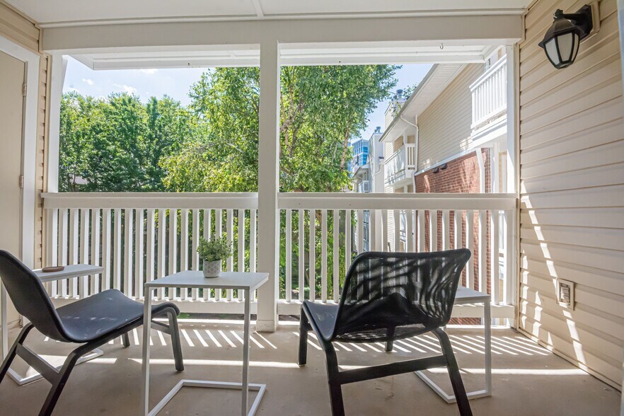 Building Photo - 1504 Lincoln Way