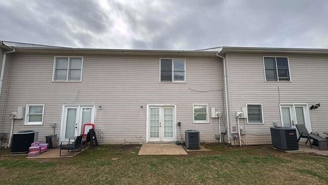 Building Photo - 136 Hudson Bridge Terrace