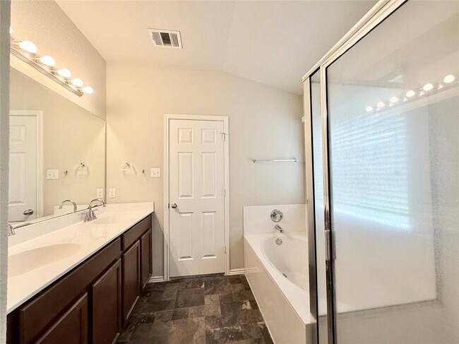 Building Photo - 314 Comal Run