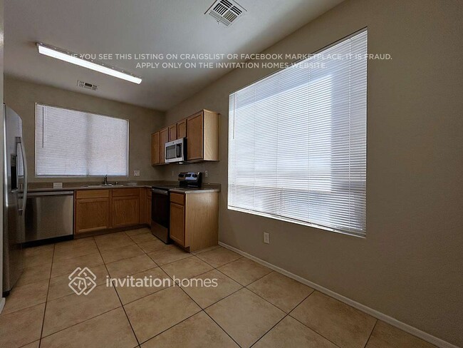 Building Photo - 11382 W Pima St