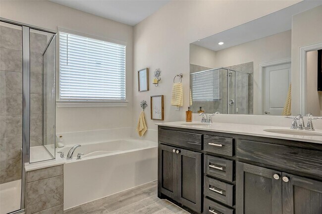 Building Photo - 3 Bed rooms and 2 baths, large master closet. Vinyl garage floor coating is just one of the many ...