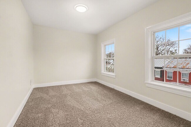 Building Photo - 145 S Pitt St