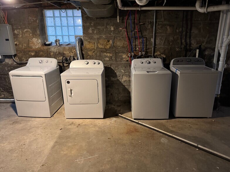 Building Photo - 8828 Riverview Blvd