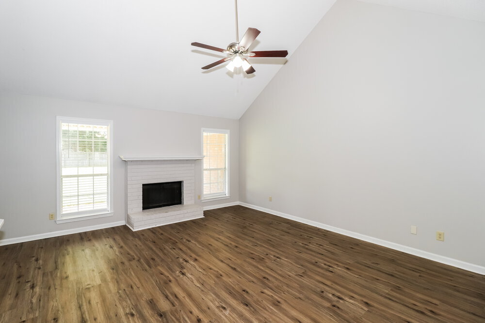 Building Photo - 6752 Oakmoor Cir S