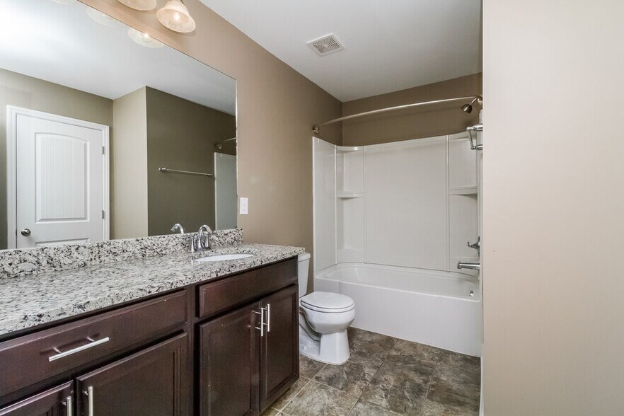 Building Photo - 2232 Dale View Dr