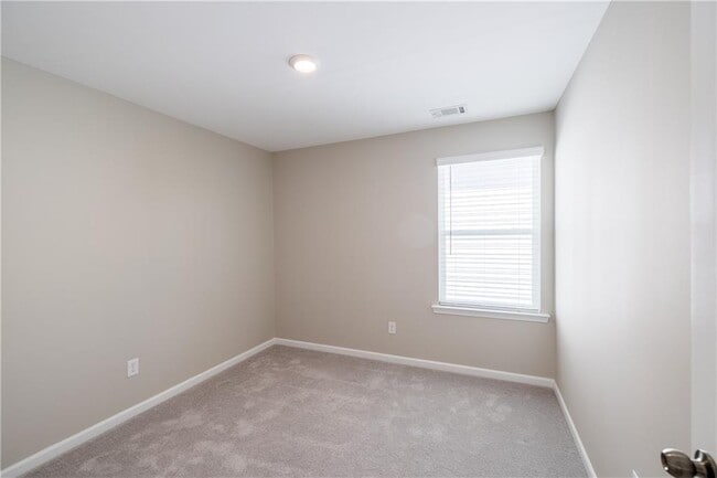 Building Photo - 2088 Nuthatch Dr