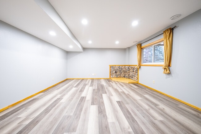 Building Photo - 13916 Copper Ct