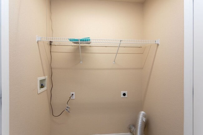 Building Photo - 6563 Silverwind Cir