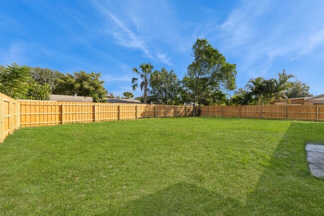 Building Photo - Fully Remodeled Winter Park Home