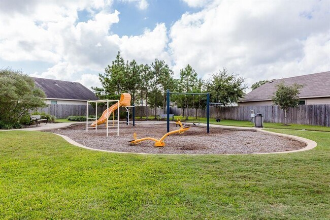 Building Photo - 2211 Treasure Mountain Dr