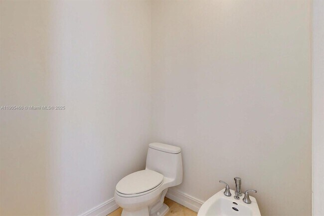 Building Photo - 3180 New York St