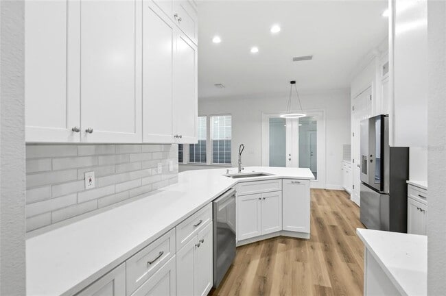 Building Photo - 912 Waterside Dr
