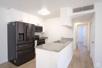 Building Photo - Charming 2-Bedroom, 2-Bath Home in a Prime...