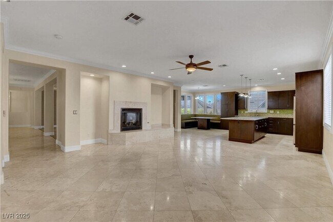 Building Photo - 493 Grassrange Ln