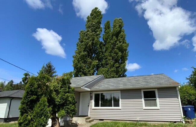 Building Photo - Tacoma home 3bdr 1.5 bath 1 car garage att...