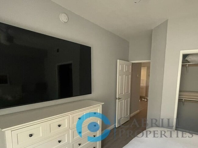 Building Photo - 640 Camino De Ln