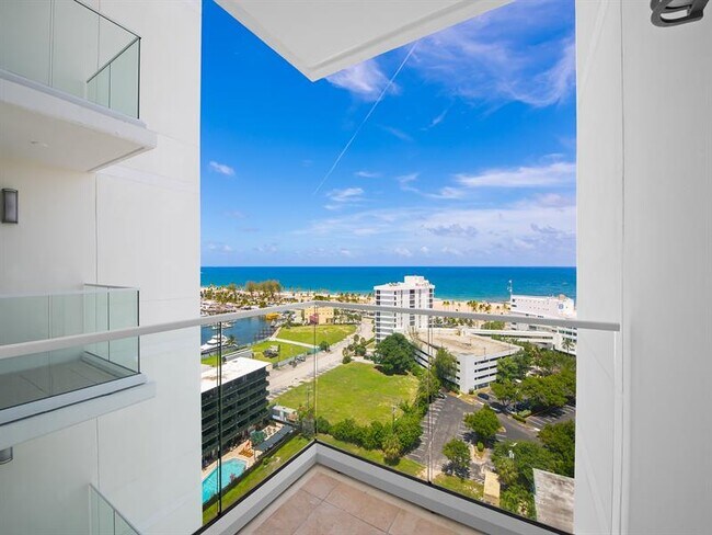 Building Photo - 3055 Harbor Dr