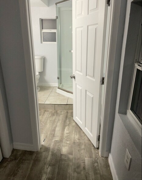 Building Photo - 1335 E Bay St