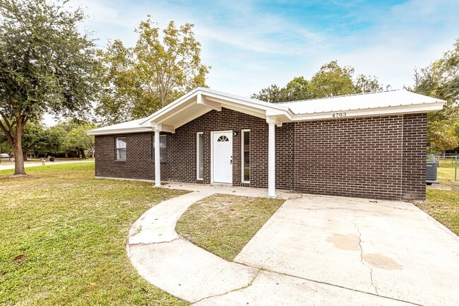 Building Photo - 4703 Bronfair Ave
