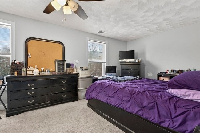 Building Photo - 74 Linwood St