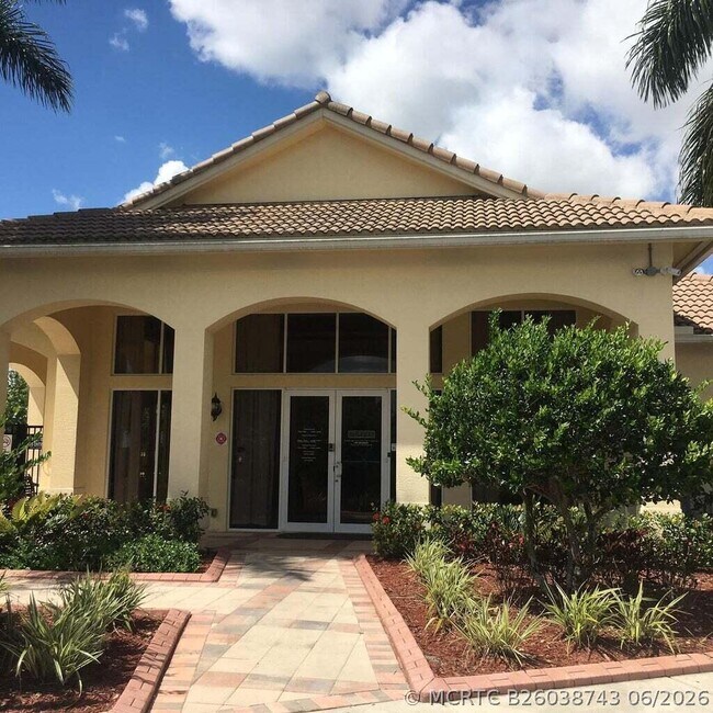 Building Photo - 2552 Marshfield Ct