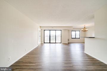 Building Photo - 205 Yoakum Pkwy