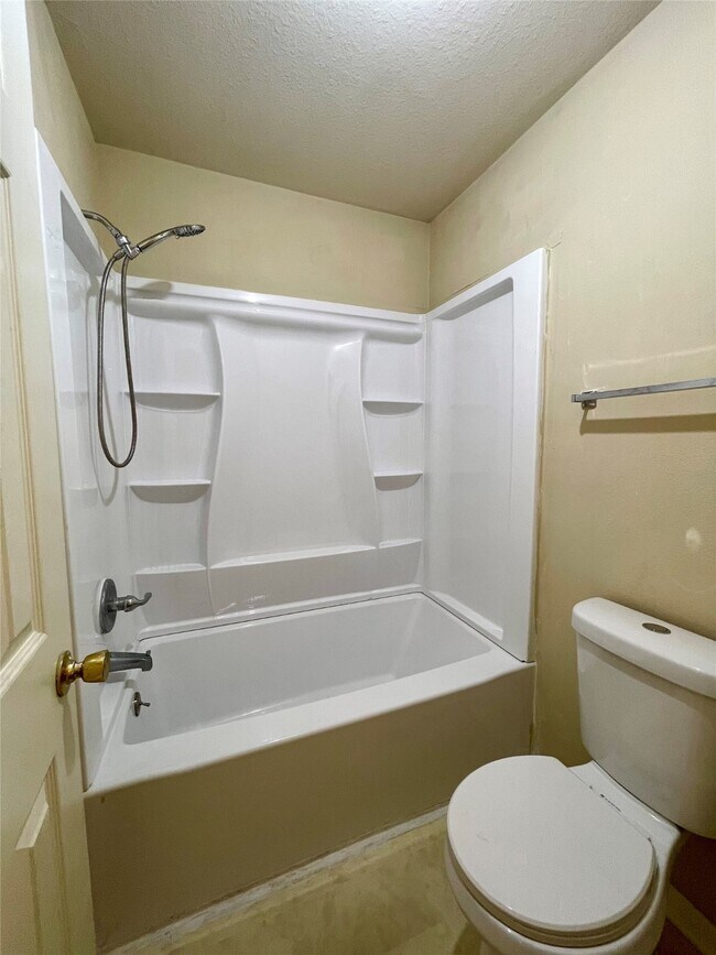 Building Photo - 7303 Foxshadows Ln