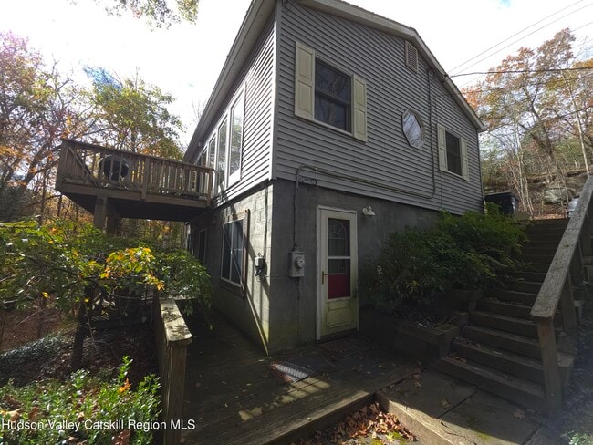 Building Photo - 1540 Sawkill Rd