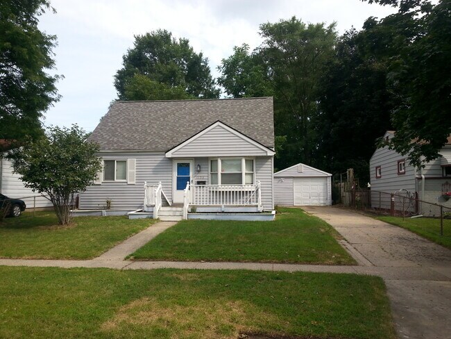 Building Photo - 1138 Fall River Rd