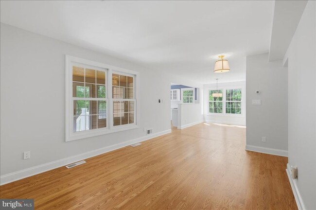 Building Photo - 5736 8th Rd N