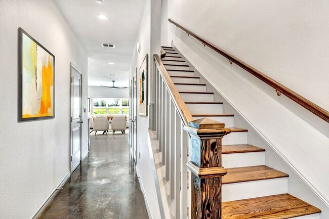 Building Photo - Luxury 3 Bedroom 2.5 Bath Townhome in Bullard, TX!