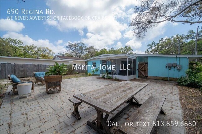 Building Photo - 690 Regina Rd