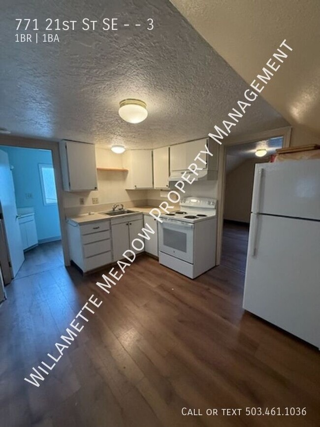 Building Photo - 771 21st St SE